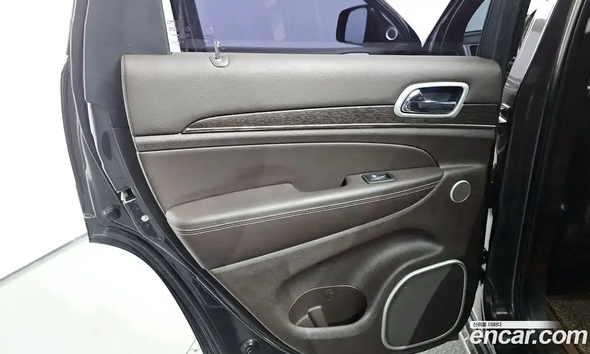 Jeep Cherokee 2018 3.0 гидро в Москве № 2132741, фото 15