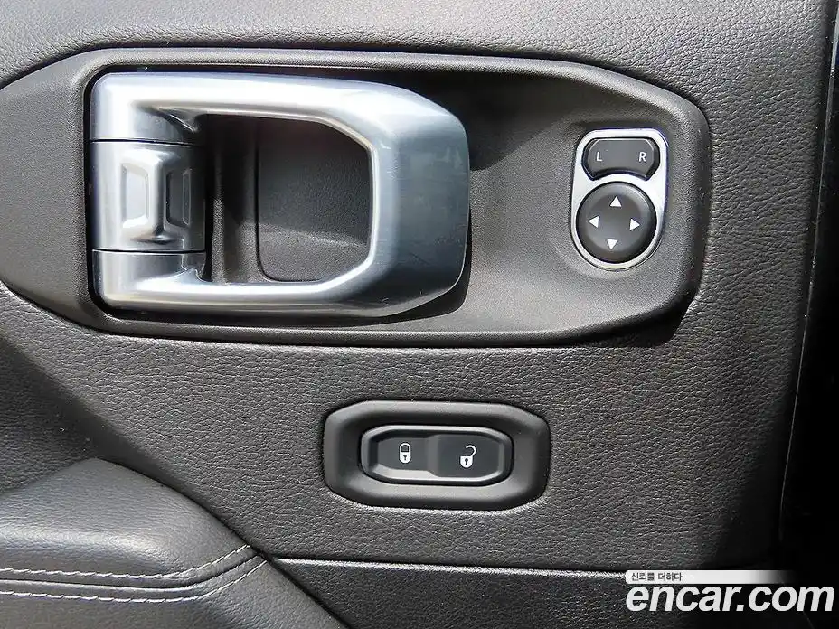 Jeep Wrangler 2021 2.0 гидро в Москве № 2132843, фото 11