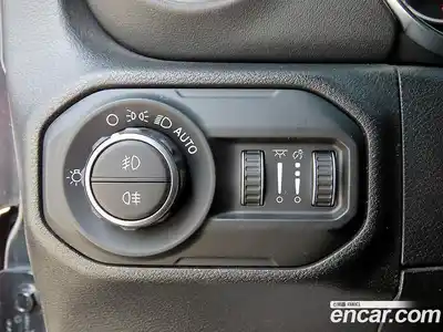 Jeep Wrangler 2021 2.0 гидро в Москве № 2132843, миниатюра 12