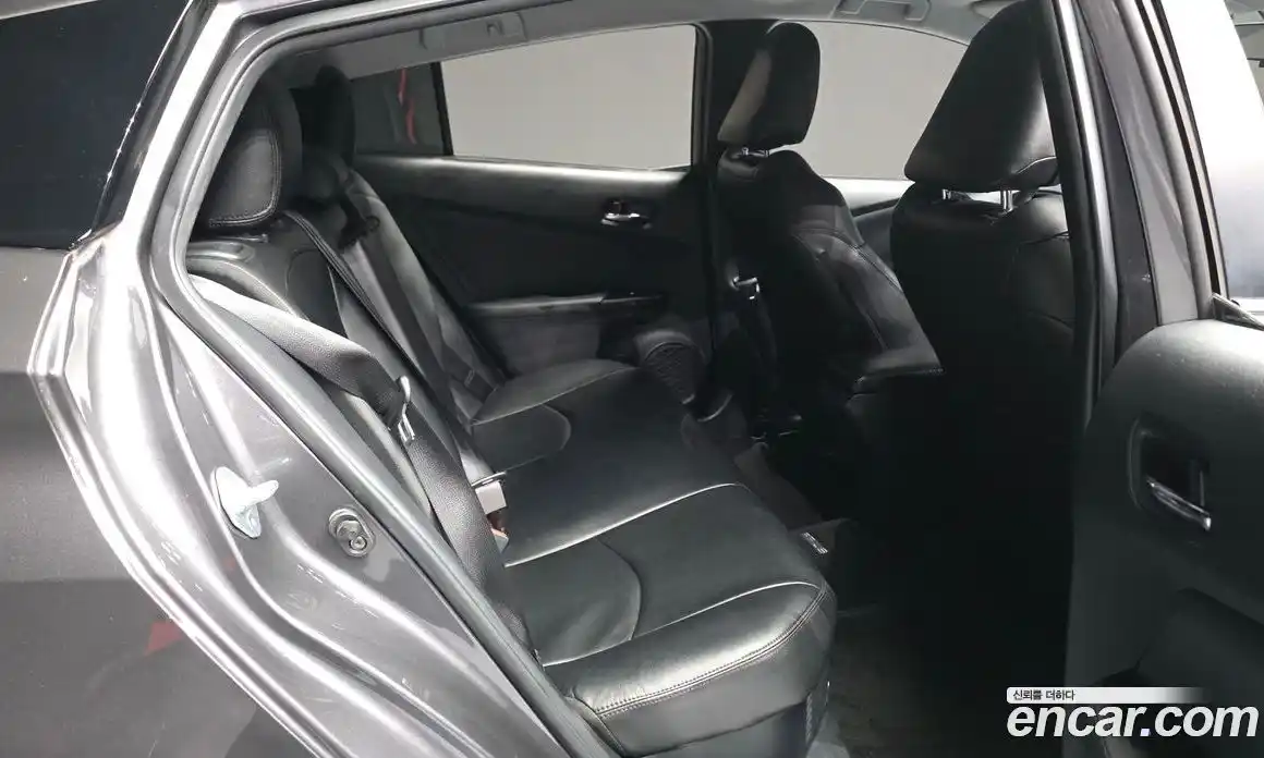 Toyota Prius 2017 1.8 гидро в Москве № 2132975, фото 12