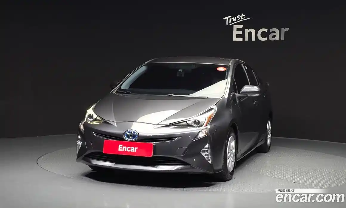 Toyota Prius 2017 1.8 гидро в Москве № 2132975, фото 3