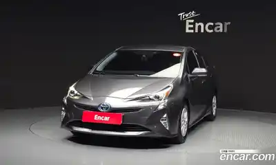 Toyota Prius 2017 1.8 гидро в Москве № 2132975, миниатюра 3