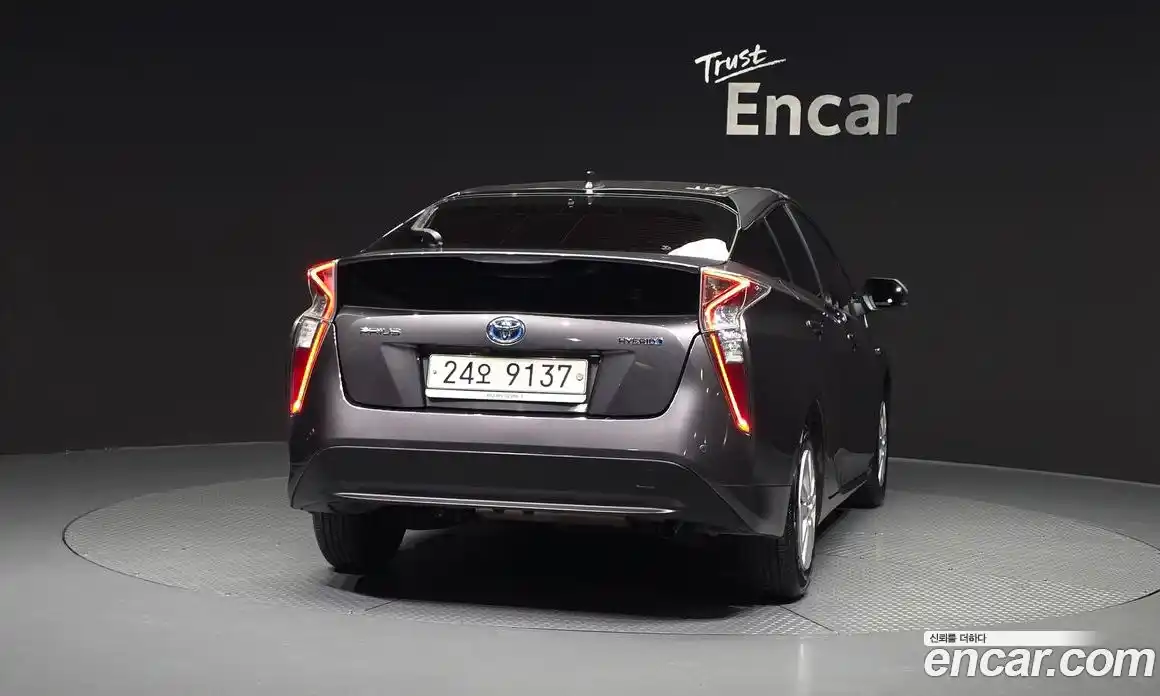 Toyota Prius 2017 1.8 гидро в Москве № 2132975, фото 4