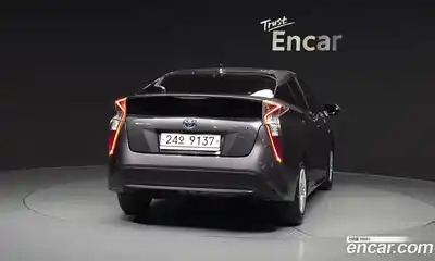 Toyota Prius 2017 1.8 гидро в Москве № 2132975, миниатюра 4