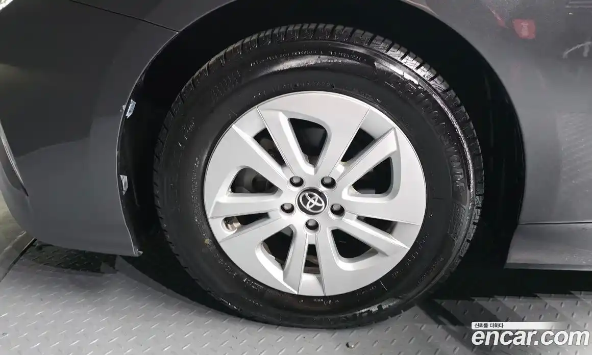 Toyota Prius 2017 1.8 гидро в Москве № 2132975, фото 5