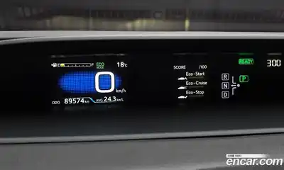 Toyota Prius 2017 1.8 гидро в Москве № 2132975, миниатюра 8