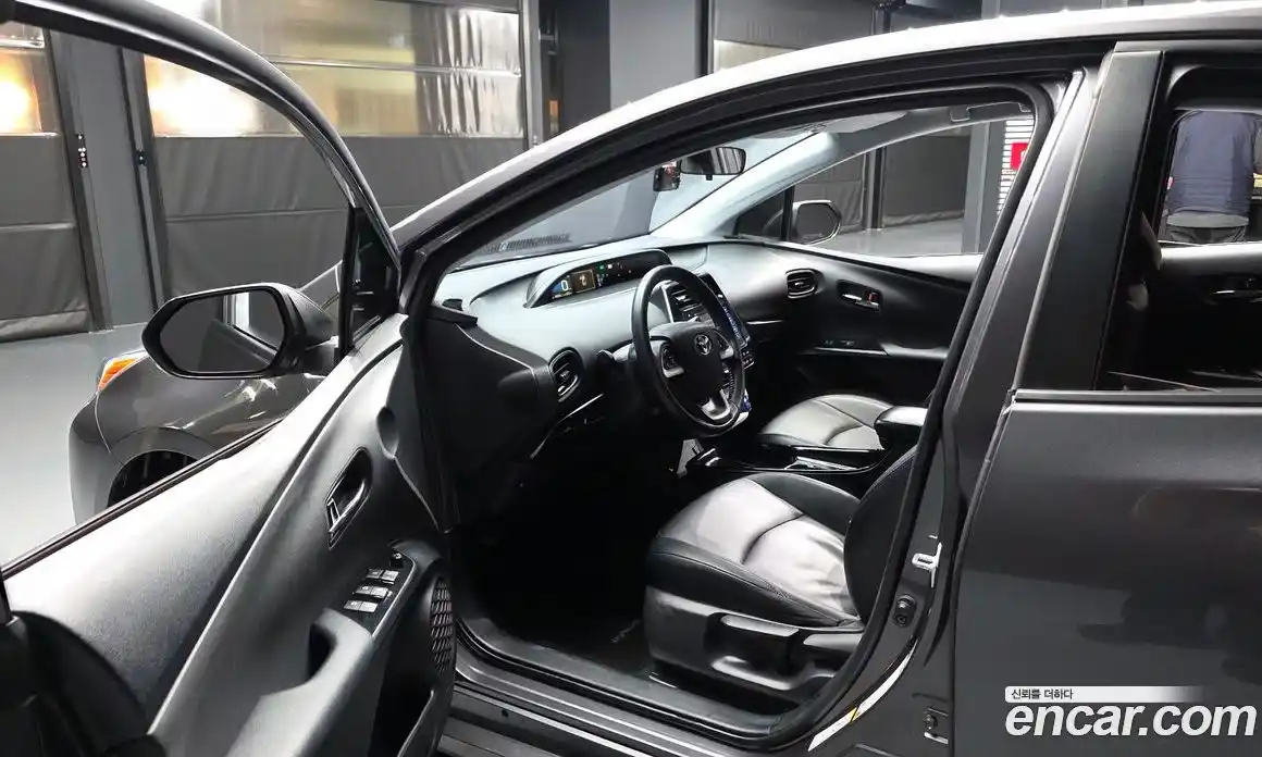 Toyota Prius 2017 1.8 гидро в Москве № 2132975, фото 10