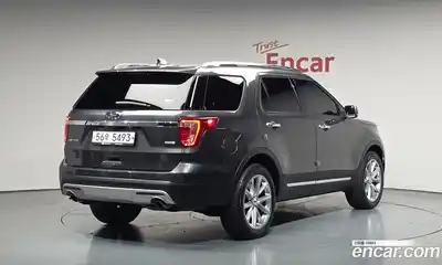 Ford Explorer 2.3 Limited 4WD 5th