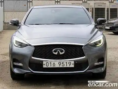 Infiniti Q30 2.0 Premium