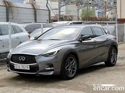 Infiniti Q30 2017 2.0 гидро в Москве № 2134084, миниатюра 2