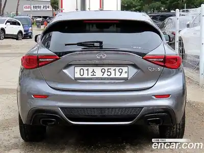 Infiniti Q30 2017 2.0 гидро в Москве № 2134084, миниатюра 4