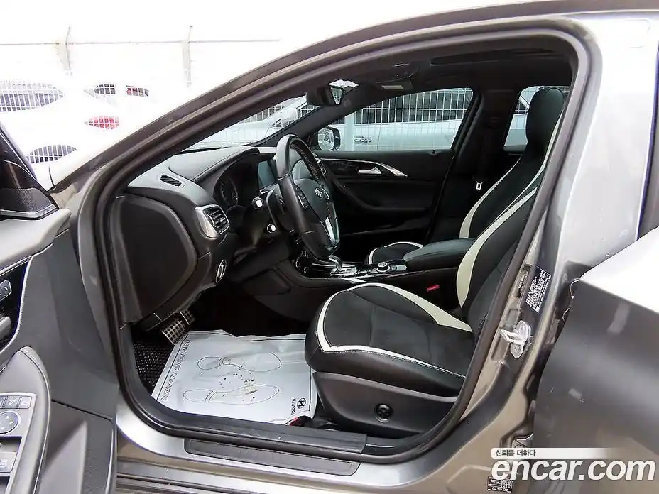 Infiniti Q30 2017 2.0 гидро в Москве № 2134084, фото 5