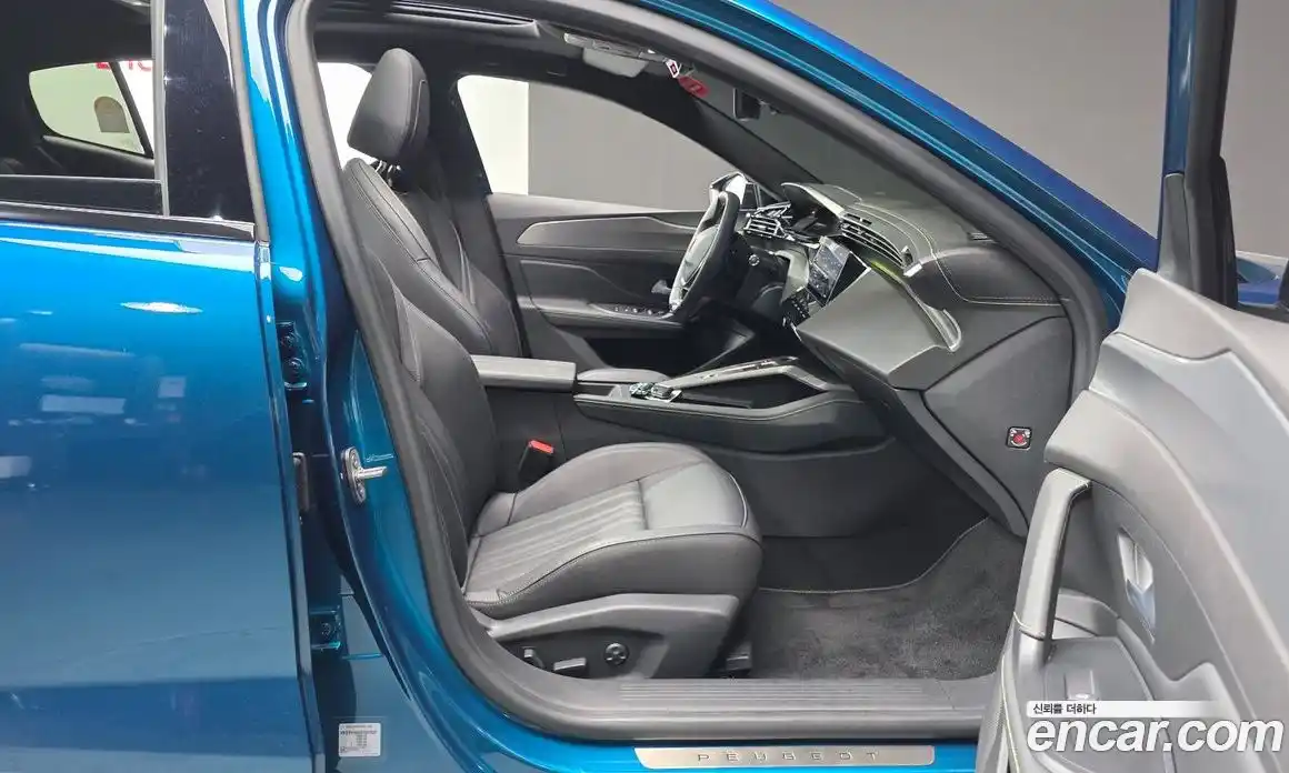 Peugeot 408 2025 1.2 гидро в Москве, фото 17