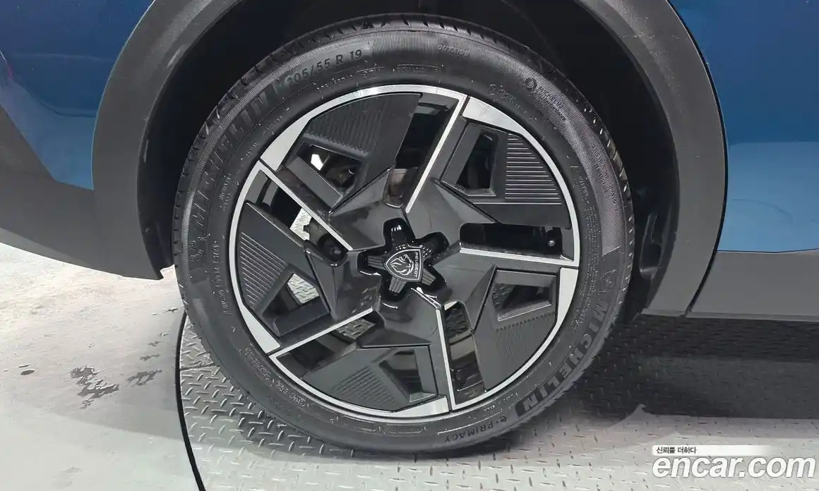 Peugeot 408 2025 1.2 гидро в Москве, фото 5