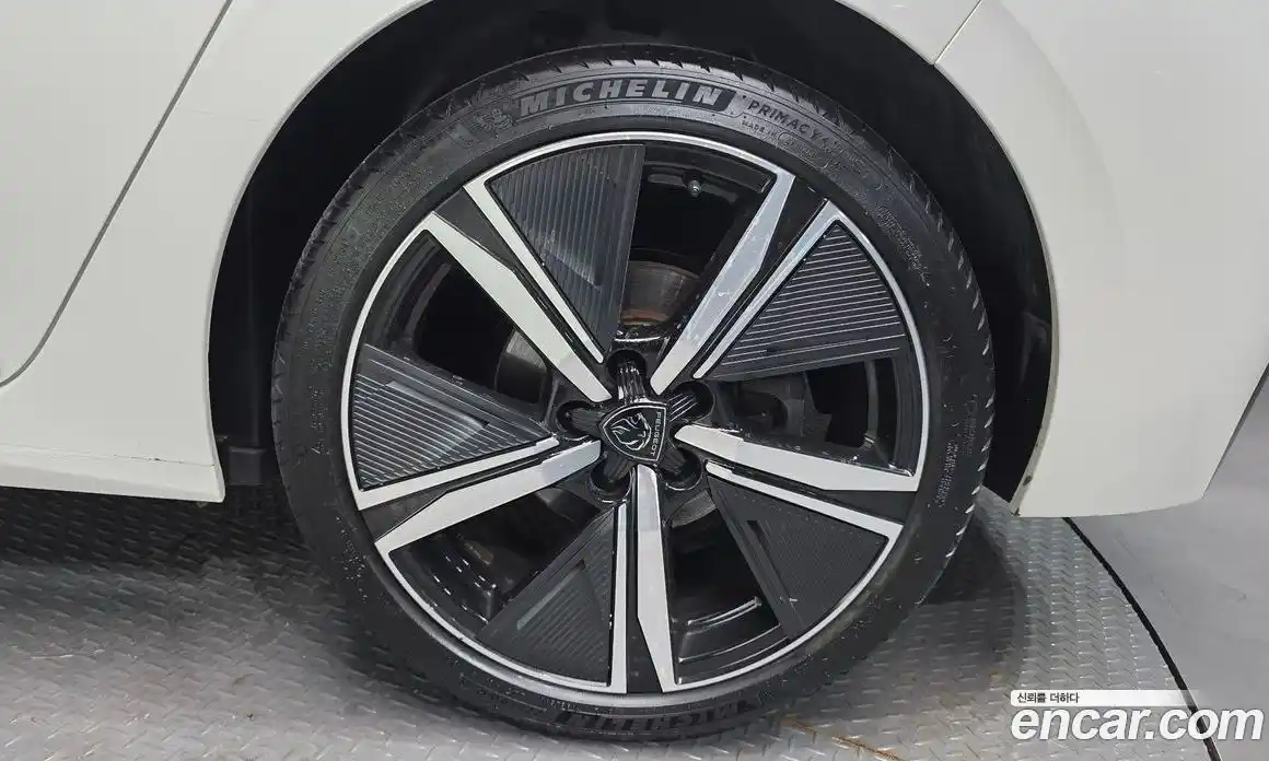 Peugeot 308 2023 1.5 гидро в Москве, фото 5