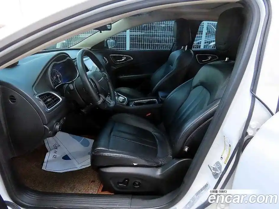 Chrysler 200 2015 2.4 гидро в Москве № 2134814, фото 5