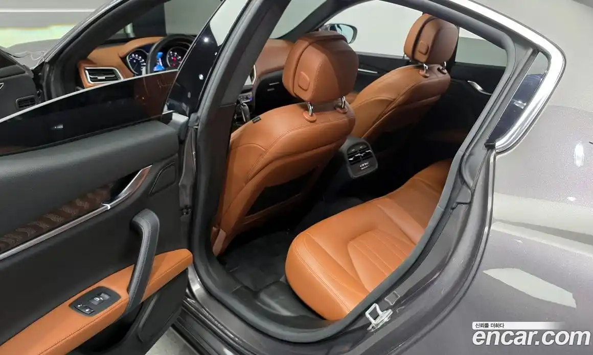 Maserati Ghibli 2021 3.0 гидро, фото 11