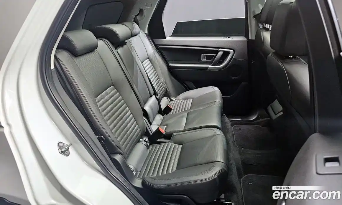 Land Rover Discovery Sport 2017 2.0 гидро в Москве № 166180, фото 12