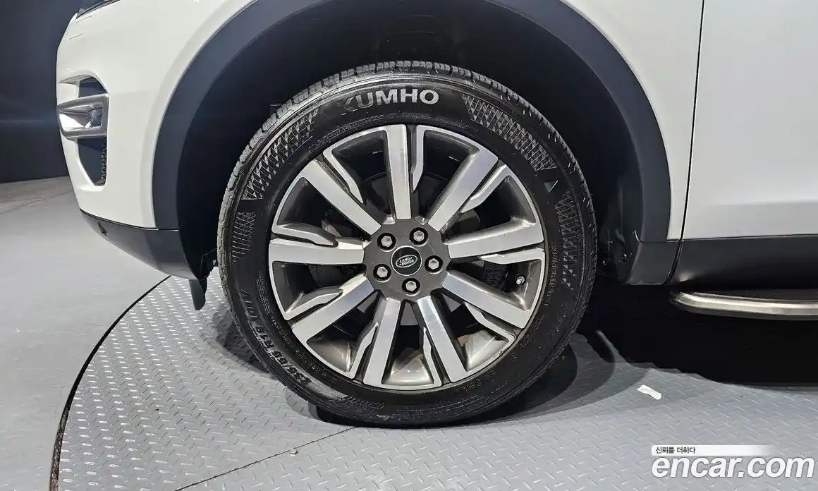 Land Rover Discovery Sport 2017 2.0 гидро в Москве № 166180, фото 5