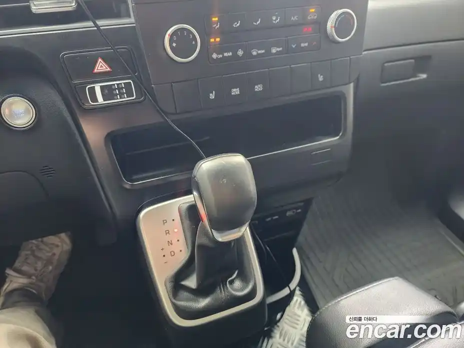 Hyundai Staria 2022 2.2 гидро в Москве, фото 13