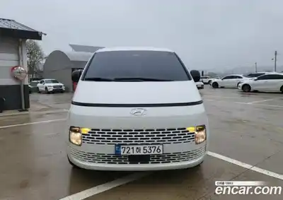 Hyundai Staria 4WD Tourer 11-Seater Smart