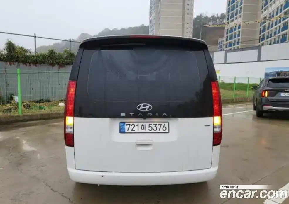 Hyundai Staria 2023 2.2 гидро в Москве № 2123145, фото 3
