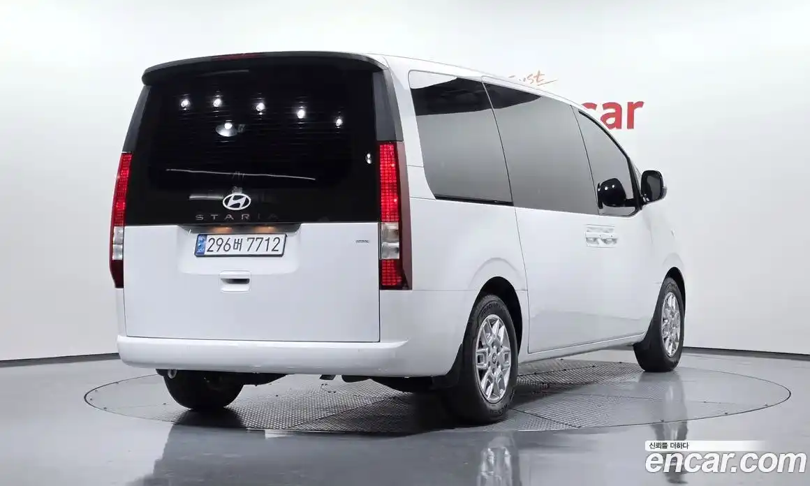 Hyundai Staria 2024 2.2 гидро в Москве № 2123536, фото 2