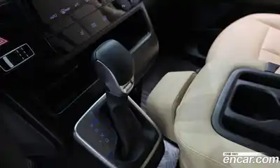 Hyundai Staria 2024 2.2 гидро в Москве № 2123536, миниатюра 9