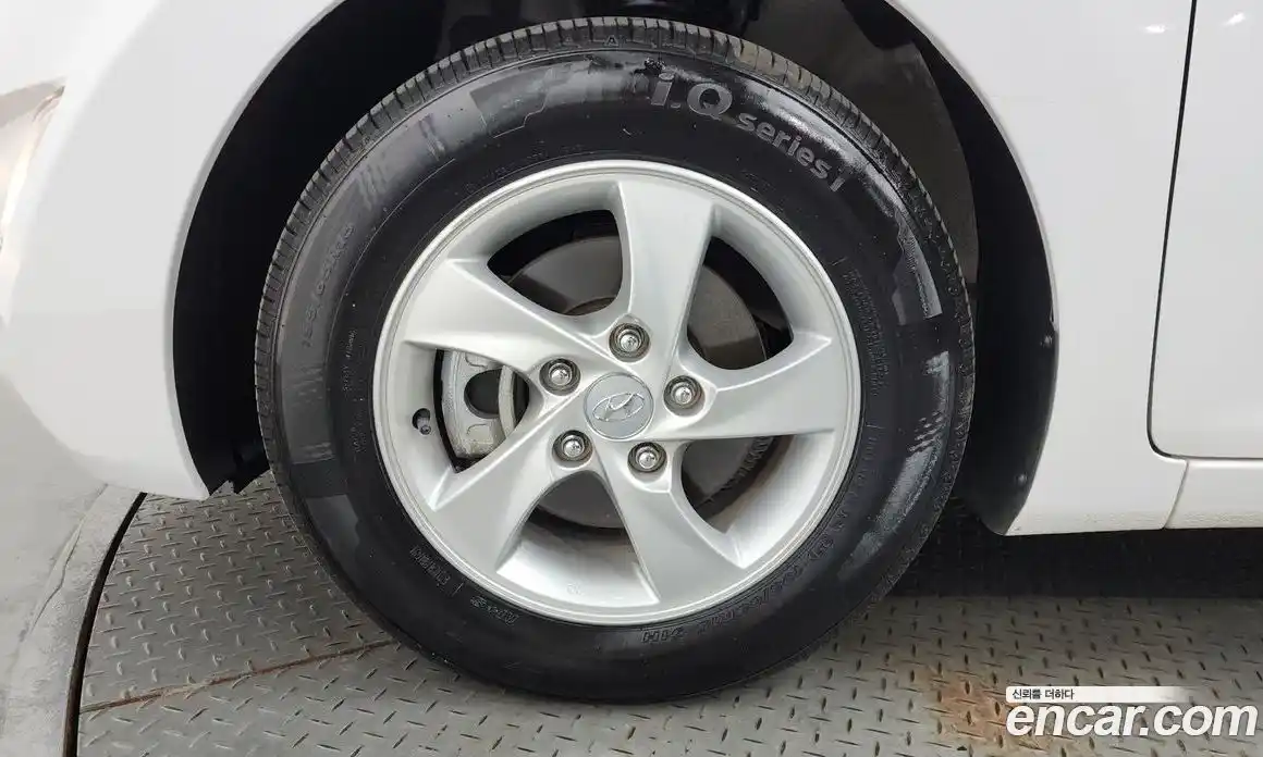Hyundai Avante 2013 1.6 гидро в Москве № 2123745, фото 5