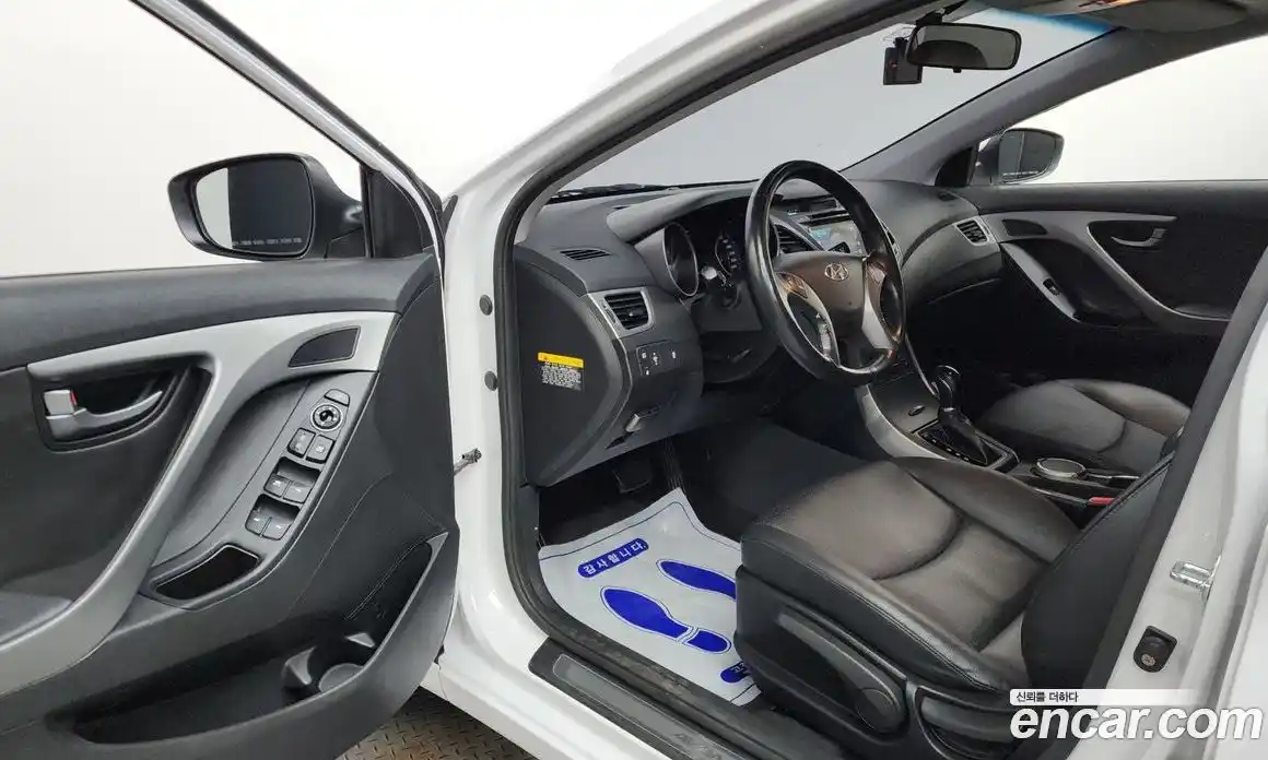Hyundai Avante 2013 1.6 гидро в Москве № 2123745, фото 10