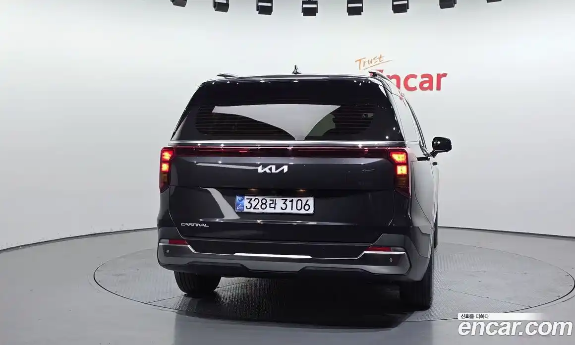 Kia Canival 2024 3.5 гидро в Москве № 2124402, фото 4