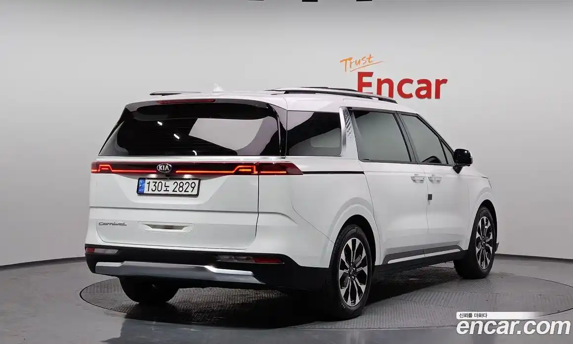 Kia Canival 2021 2.2 гидро в Москве № 2124472, фото 2