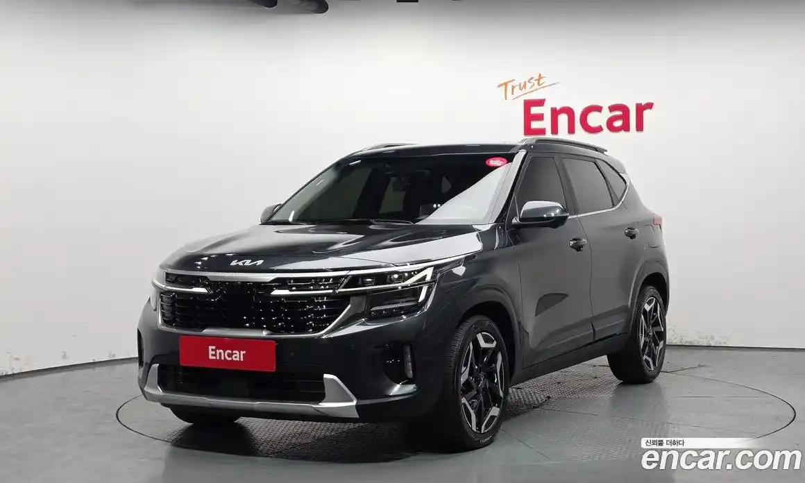 Kia Seltos 2023 1.6 гидро в Москве № 2124983, фото 1