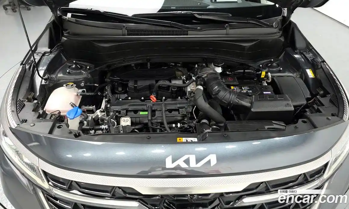 Kia Seltos 2023 1.6 гидро в Москве № 2124983, фото 6