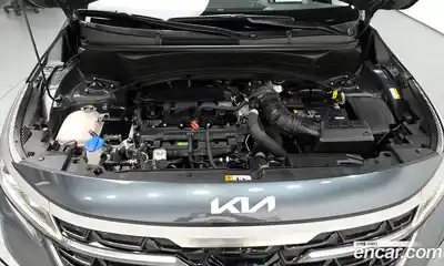 Kia Seltos 2023 1.6 гидро в Москве № 2124983, миниатюра 6