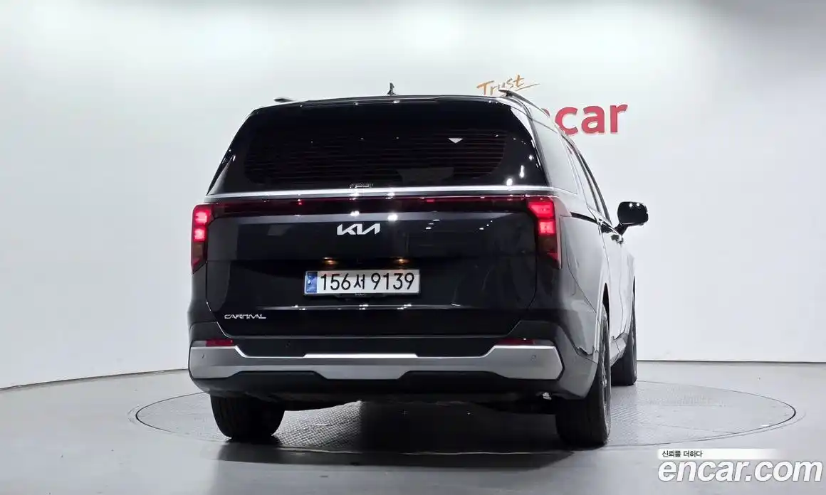 Kia Canival 2023 3.5 гидро в Москве № 2125120, фото 4