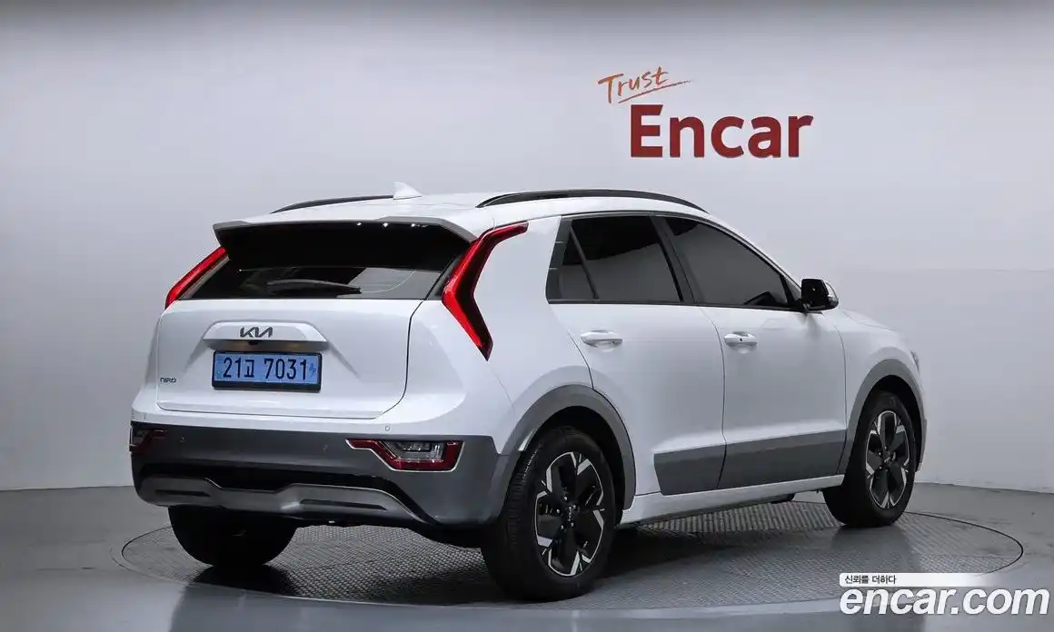 Kia Niro 2023 0.2 гидро в Москве № 2125135, фото 2