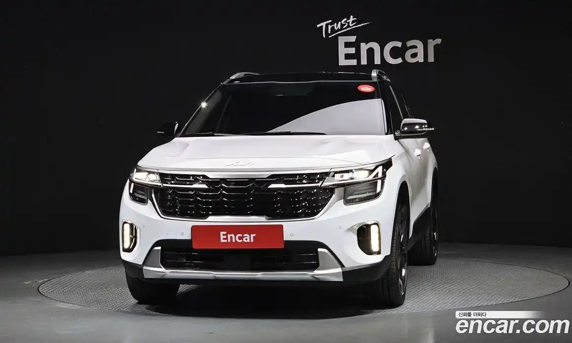 Kia Seltos 2024 1.6 гидро в Москве № 2125137, фото 3