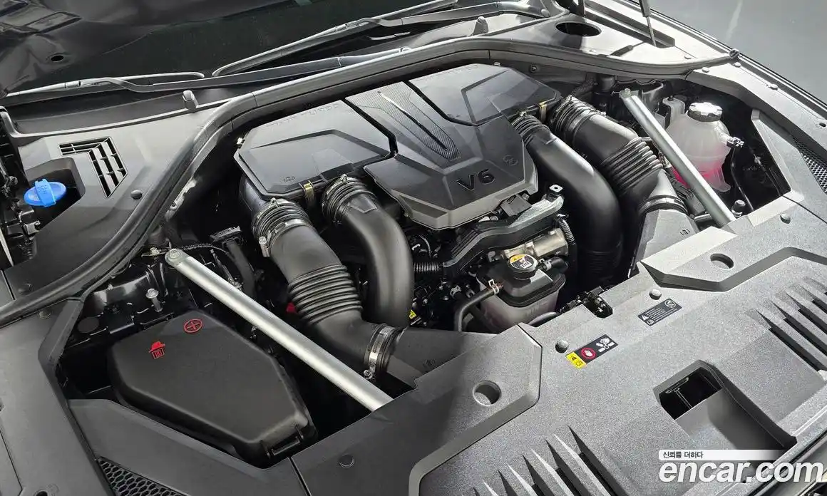 Genesis GV70 2025 3.5 гидро в Москве № 2125347, фото 6