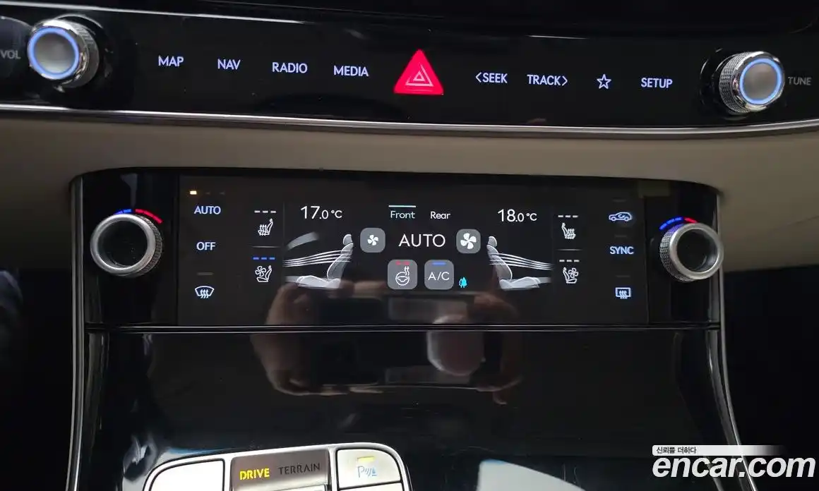 Genesis GV70 2025 2.5 гидро в Москве № 2125375, фото 32