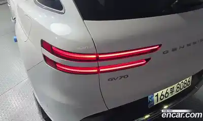 Genesis GV70 2025 2.5 гидро в Москве № 2125375, миниатюра 9