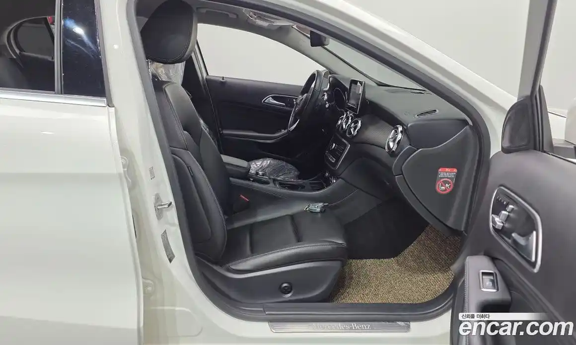 Mercedes-Benz GLA-Class 2019 2.0 гидро в Москве № 2125861, фото 16