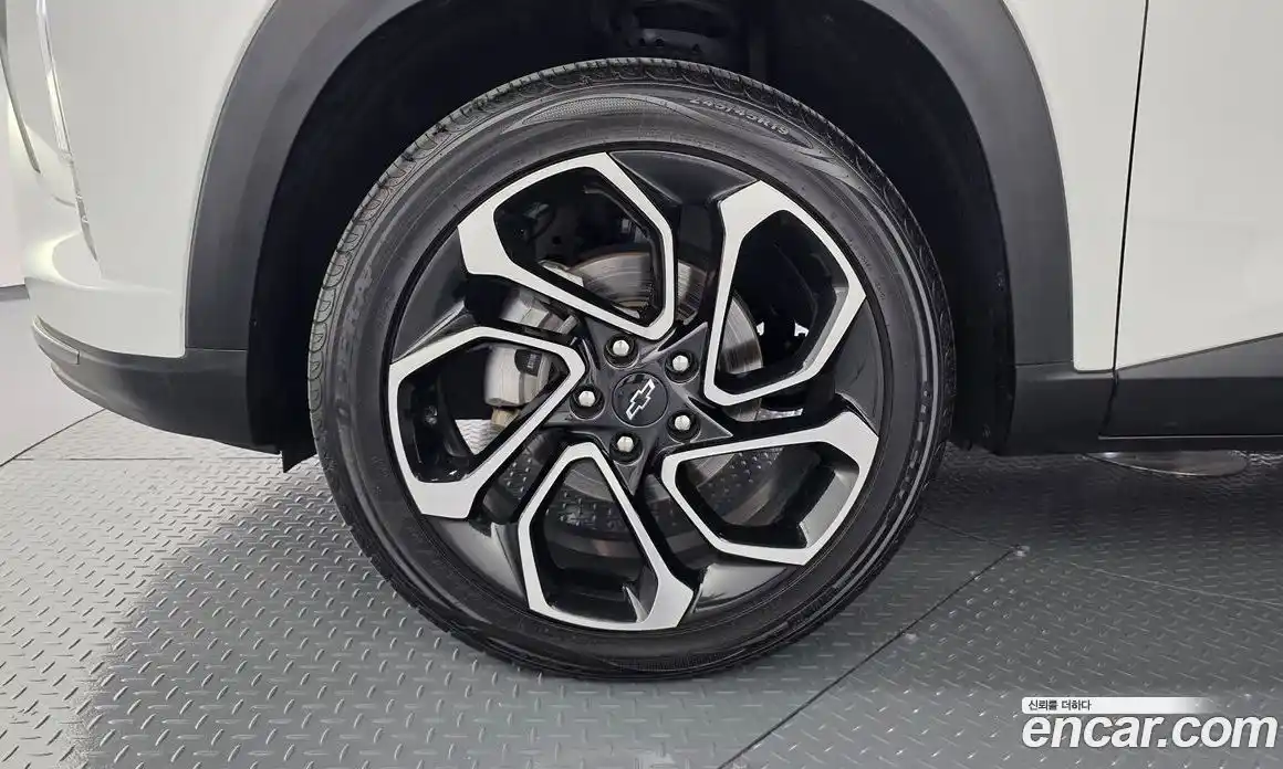 Chevrolet Trax 2023 1.2 гидро в Москве № 2127367, фото 4