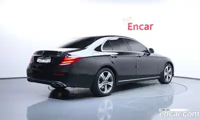 Mercedes-Benz E-Class 2018 2.0 гидро в Москве № 2127808, миниатюра 2