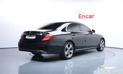 Mercedes-Benz E-Class 2018 2.0 гидро в Москве № 2127808, миниатюра 4