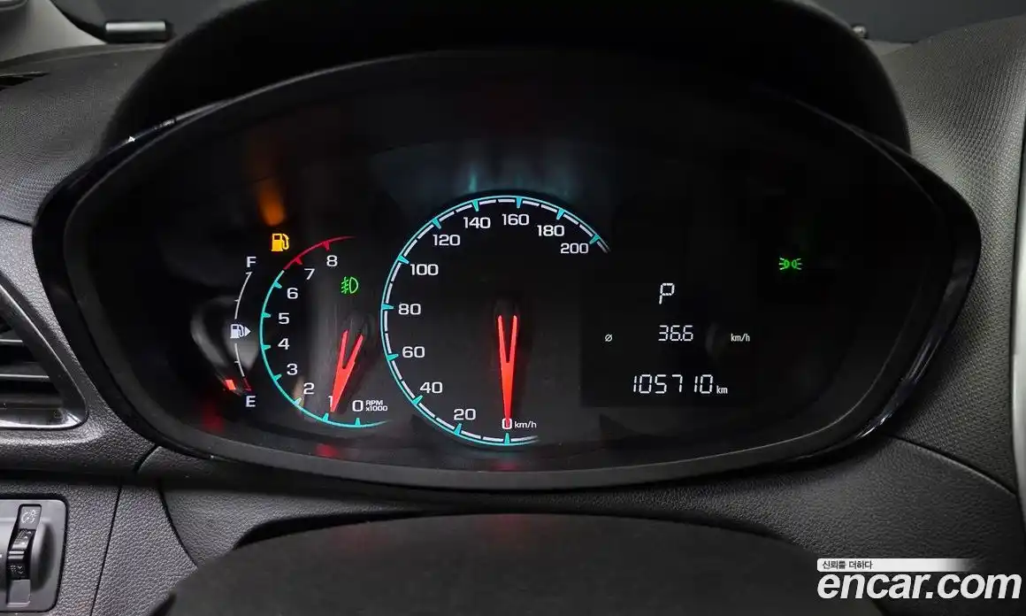 Chevrolet Spark 2016 1.0 гидро в Москве, фото 8