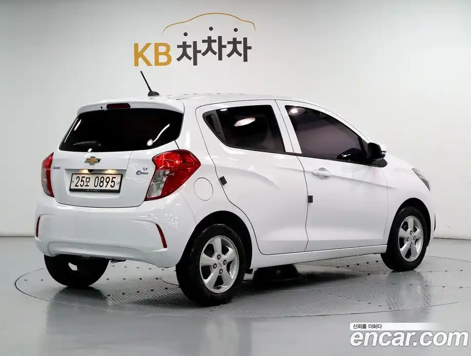 Chevrolet Spark 2016 1.0 гидро в Москве, фото 3