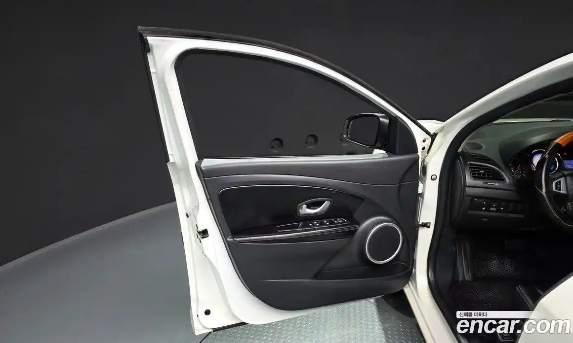Renault SM3 2014 1.6 гидро в Москве № 2129005, фото 14