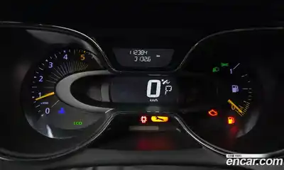 Renault QM3 2015 1.5 гидро в Москве № 2129199, миниатюра 11