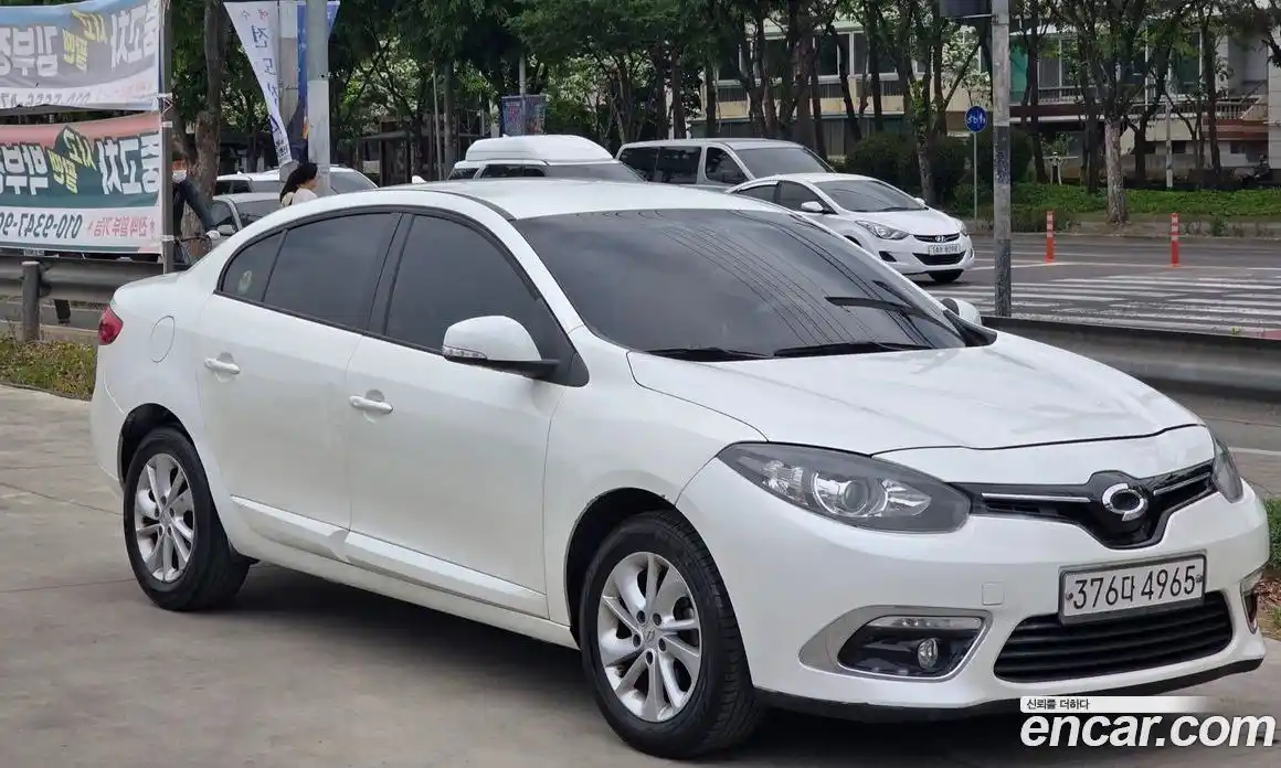 Renault SM3 2015 1.6 гидро в Москве № 2129745, фото 1